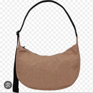 BAGGU Medium Nylon Crescent Bag- Cocoa
